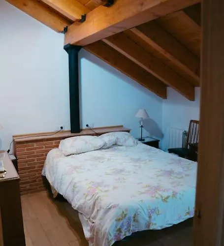 La Casa De Juan El Cantero Holiday home *