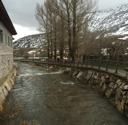 La Casa De Juan El Cantero Holiday home